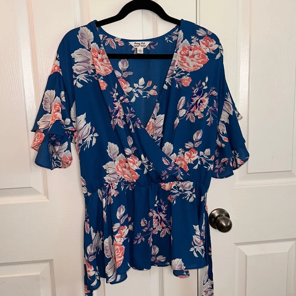 Gorgeous Floral Peplum Blouse with Sash - Picture 1 of 13
